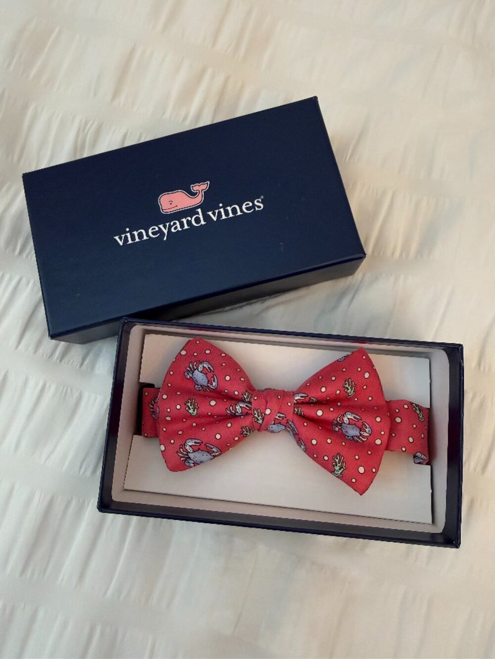 NIB Vineyard Vines Pink Crab Print Silk Bow Tie